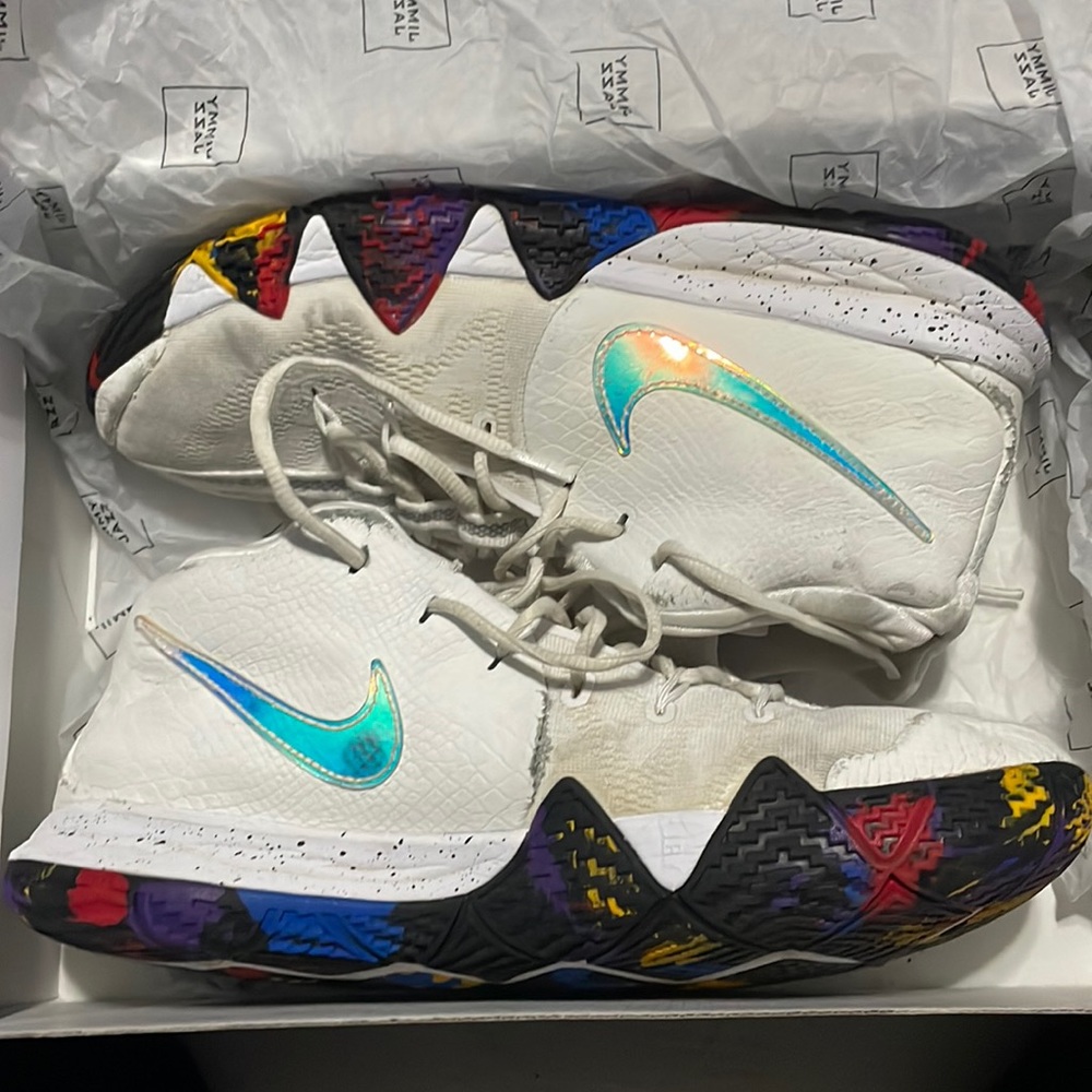 Kyrie 5 NCAA